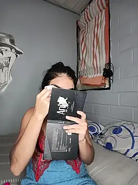 Bigtiti01 online show from 04/15/26, 07:58