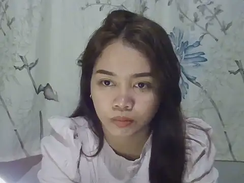 Snapshot of tinka_bella chatting on 06/15/26, 02:39 tinka bella online show from 06/15/26, 02:39