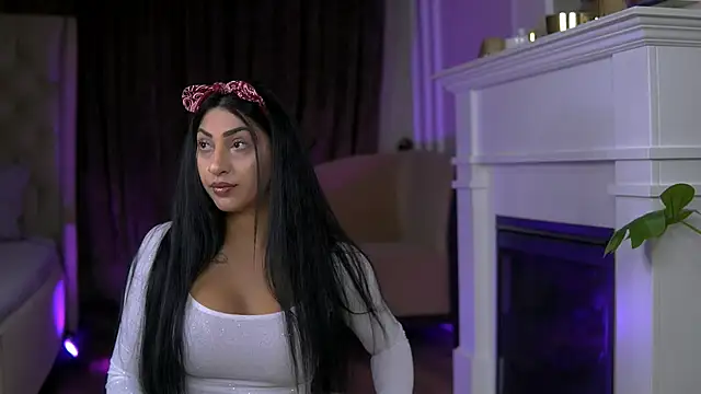 EmaHallee online show from 03/09/26, 02:59