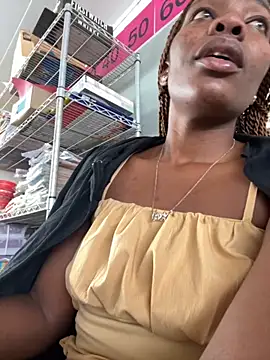 Snapshot of Sweetheart1695 chatting on 10/24/25, 09:30 Sweetheart1695 online show from 10/24/25, 09:30