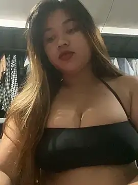 Snapshot of imogen_x chatting on 06/18/26, 03:39 imogen x online show from 06/18/26, 03:39