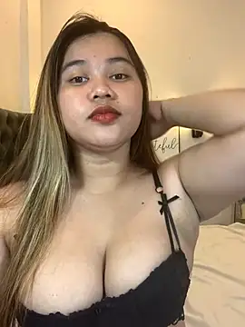 Snapshot of imogen_x chatting on 05/05/26, 02:42 imogen x online show from 05/05/26, 02:42