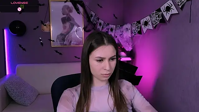 Snapshot of nekky_mouse chatting on 10/24/25, 04:17 nekky mouse online show from 10/24/25, 04:17