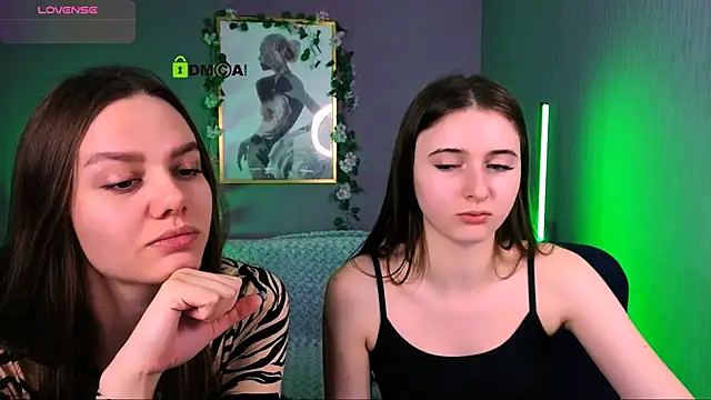 Snapshot of nekky_mouse chatting on 11/29/25, 11:32 nekky mouse online show from 11/29/25, 11:32