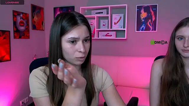 Snapshot of nekky_mouse chatting on 09/19/25, 07:51 nekky mouse online show from 09/19/25, 07:51