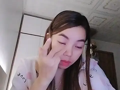 Bree039 online show from 10/27/25, 01:23