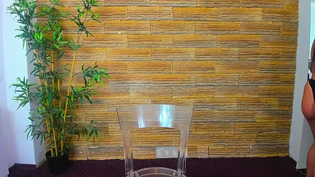 Cupcake Izzy online show from 04/15/26, 04:40