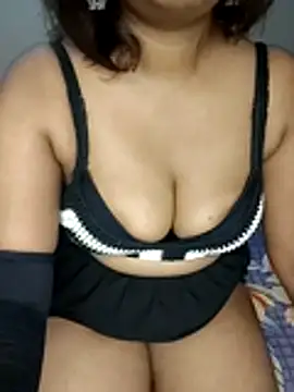 Snapshot of missneha61 chatting on 10/17/25, 08:43 missneha61 online show from 10/17/25, 08:43