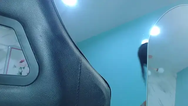 Snapshot of victoria_hernandez_t_ chatting on 05/26/26, 12:58 victoria hernandez t online show from 05/26/26, 12:58