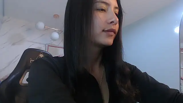 victoria hernandez t  online show from 04/15/26, 01:48