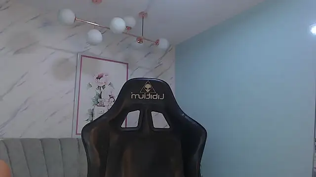 Snapshot of victoria_hernandez_t_ chatting on 06/13/26, 01:09 victoria hernandez t online show from 06/13/26, 01:09