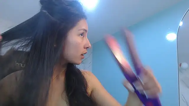 Snapshot of victoria_hernandez_t_ chatting on 04/20/26, 01:03 victoria hernandez t online show from 04/20/26, 01:03