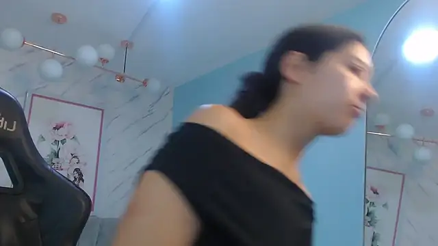 victoria hernandez t  online show from 03/29/26, 01:13