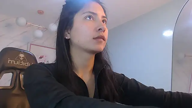 victoria hernandez t  online show from 03/20/26, 02:18