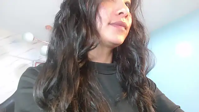 Snapshot of victoria_hernandez_t_ chatting on 06/18/26, 01:05 victoria hernandez t online show from 06/18/26, 01:05