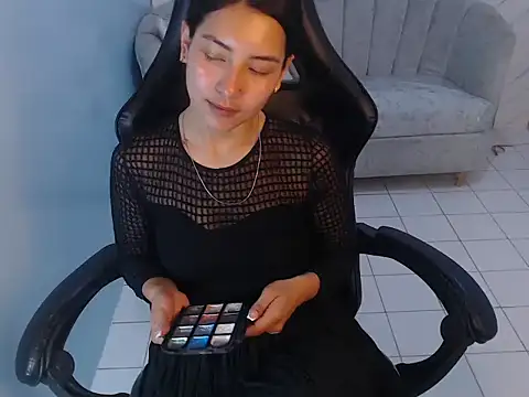 Snapshot of victoria_hernandez_t_ chatting on 05/01/26, 01:38 victoria hernandez t online show from 05/01/26, 01:38