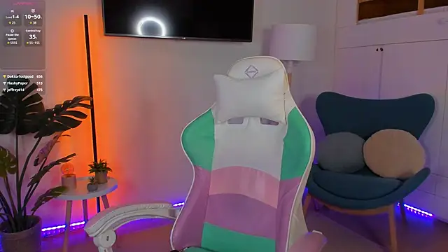 Baby  Lola online show from 04/28/26, 12:20