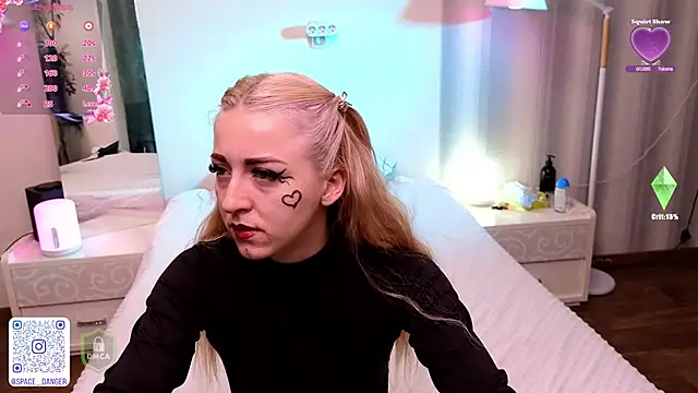 Snapshot of space_danger chatting on 10/21/25, 08:36 space danger online show from 10/21/25, 08:36