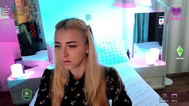 Snapshot of space_danger chatting on 10/28/25, 11:31 space danger online show from 10/28/25, 11:31