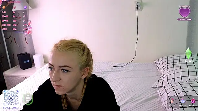 Snapshot of space_danger chatting on 09/09/25, 05:06 space danger online show from 09/09/25, 05:06