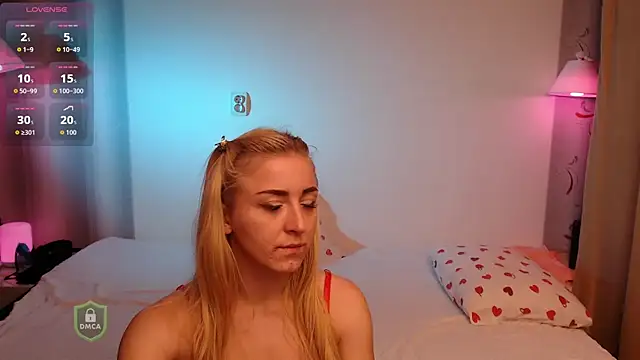 Snapshot of space_danger chatting on 11/18/25, 05:16 space danger online show from 11/18/25, 05:16