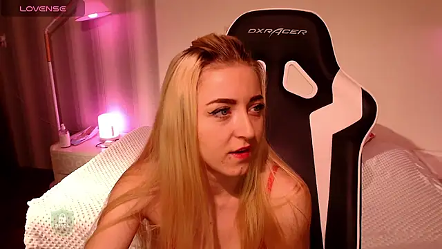 space danger online show from 12/22/25, 04:34