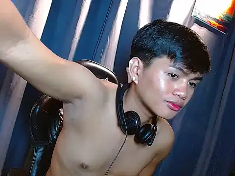 Alexx 143 online show from 12/14/25, 09:04