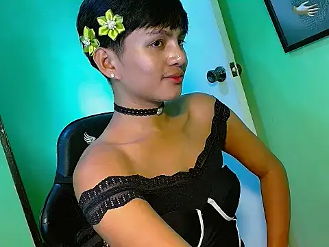 Snapshot of Alexx_143 chatting on 07/13/26, 11:09 Alexx 143 online show from 07/13/26, 11:09