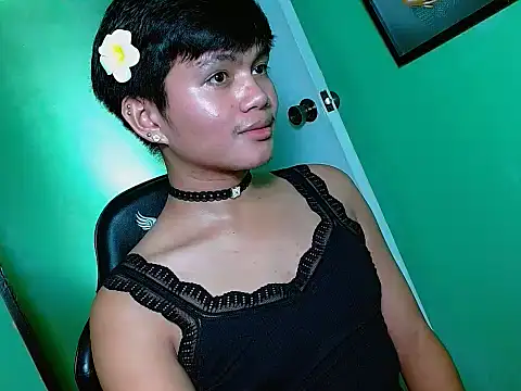 Snapshot of Alexx_143 chatting on 05/25/26, 11:53 Alexx 143 online show from 05/25/26, 11:53