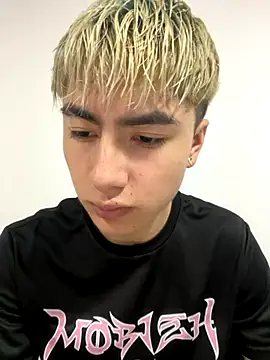 AlexanderCollman online show from 12/04/25, 08:52