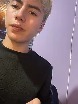 AlexanderCollman online show from 12/04/25, 05:50