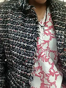 Alia-00 online show from 12/15/25, 04:07