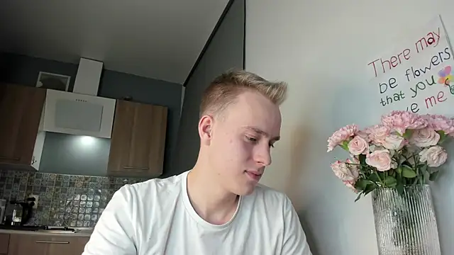 Snapshot of Kevin_Young_Cat chatting on 10/11/25, 04:08 Kevin Young Cat online show from 10/11/25, 04:08