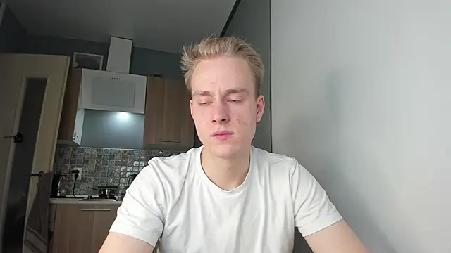 Snapshot of Kevin_Young_Cat chatting on 10/05/25, 03:47 Kevin Young Cat online show from 10/05/25, 03:47