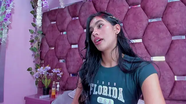 Miaa Davis  online show from 02/20/26, 07:10