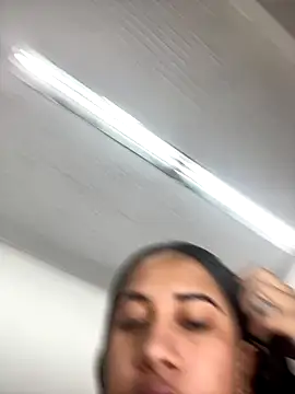 Snapshot of Leila__Saade chatting on 10/14/25, 12:39 Leila Saade online show from 10/14/25, 12:39