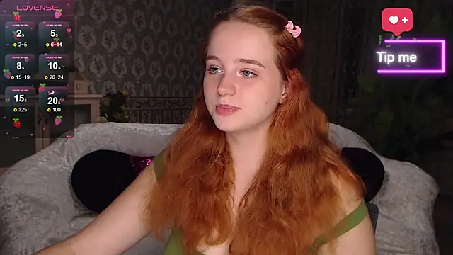 Snapshot of LunaSweet18 chatting on 09/16/25, 01:12 LunaSweet18 online show from 09/16/25, 01:12