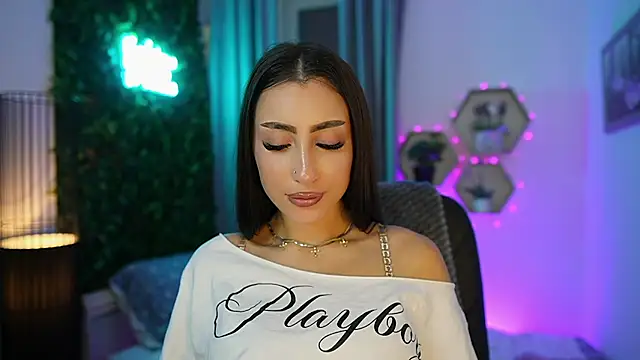 Bree  Morgan online show from 11/05/25, 07:28