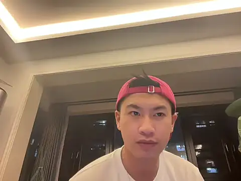 Snapshot of heywilliam chatting on 09/24/25, 02:01 heywilliam online show from 09/24/25, 02:01