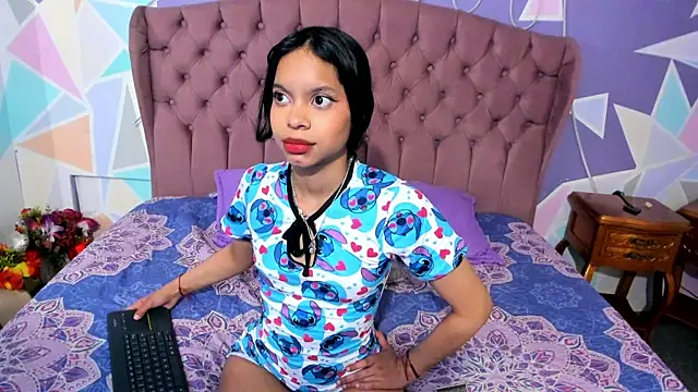 CloeyGraweing online show from 10/19/25, 03:04