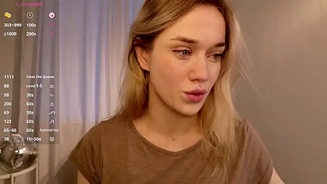 Snapshot of DiscoPotato chatting on 10/10/25, 12:28 DiscoPotato online show from 10/10/25, 12:28