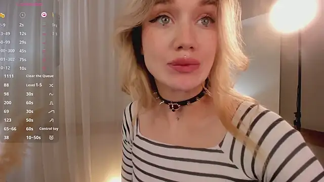 Snapshot of DiscoPotato chatting on 11/17/25, 12:42 DiscoPotato online show from 11/17/25, 12:42