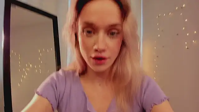 Snapshot of DiscoPotato chatting on 09/19/25, 12:31 DiscoPotato online show from 09/19/25, 12:31