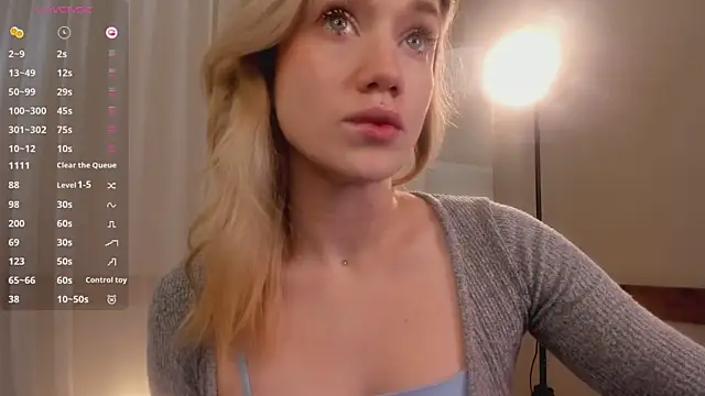 Snapshot of DiscoPotato chatting on 11/16/25, 12:43 DiscoPotato online show from 11/16/25, 12:43