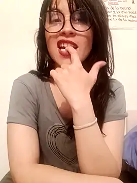 Snapshot of Dana_Rise chatting on 12/18/25, 03:11 Dana Rise online show from 12/18/25, 03:11