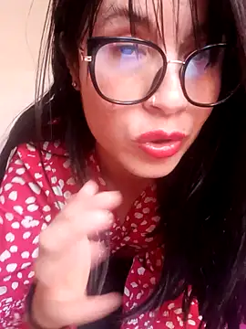 Snapshot of Dana_Rise chatting on 12/13/25, 08:04 Dana Rise online show from 12/13/25, 08:04