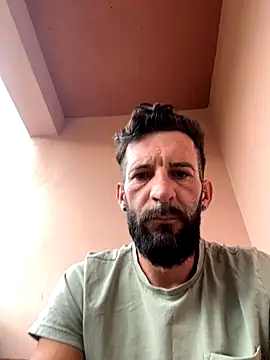 Snapshot of Michel_huge chatting on 09/15/25, 05:08 Michel huge online show from 09/15/25, 05:08