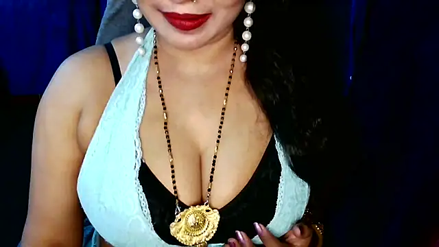 QUEEN SAKHI- online show from 04/29/26, 01:59