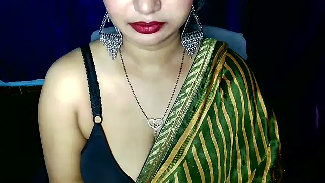 Snapshot of QUEEN_SAKHI- chatting on 06/17/26, 06:02 QUEEN SAKHI- online show from 06/17/26, 06:02