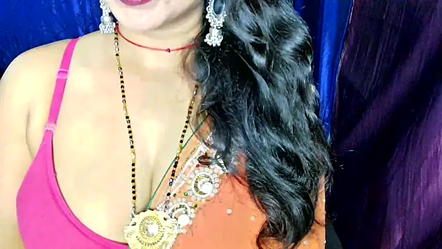 Snapshot of QUEEN_SAKHI- chatting on 06/10/26, 09:10 QUEEN SAKHI- online show from 06/10/26, 09:10